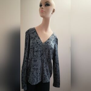 Ellen Margaret Moody  Size L Grey Print V-Neck Long Sleeve Top